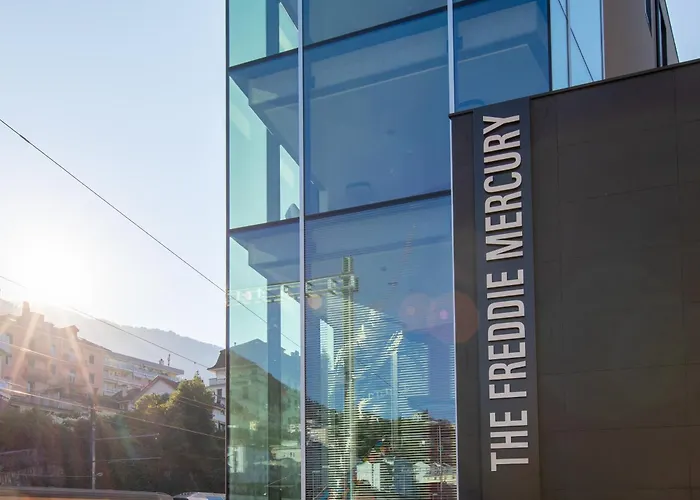 Hotel que admite mascotas: "The Freddie Mercury" Hotel