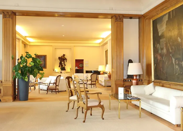 Hotel céntrico: Hotel Du Grand Lac Excelsior